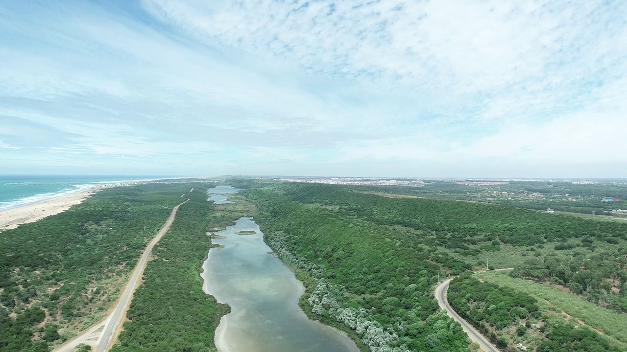 国家海滩，拉姆萨尔湿地，Sidi boughaba, Kenitra摩洛哥，无人机技术视频素材