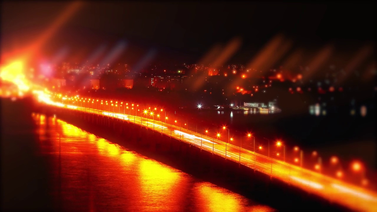 夜晚的城市。河流景观。间隔拍摄。4 k。视频素材