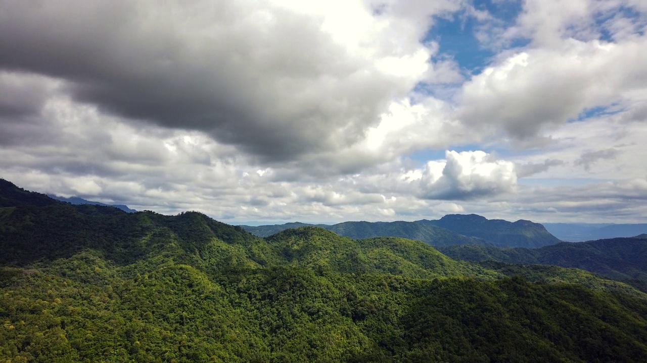 早晨的山川美景视频素材