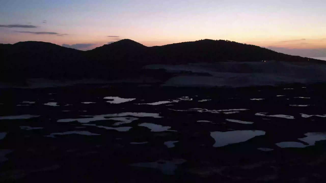 黎明时分的华金纳沙丘，是Florianópolis城市地区大西洋森林沙丘的避难所视频素材