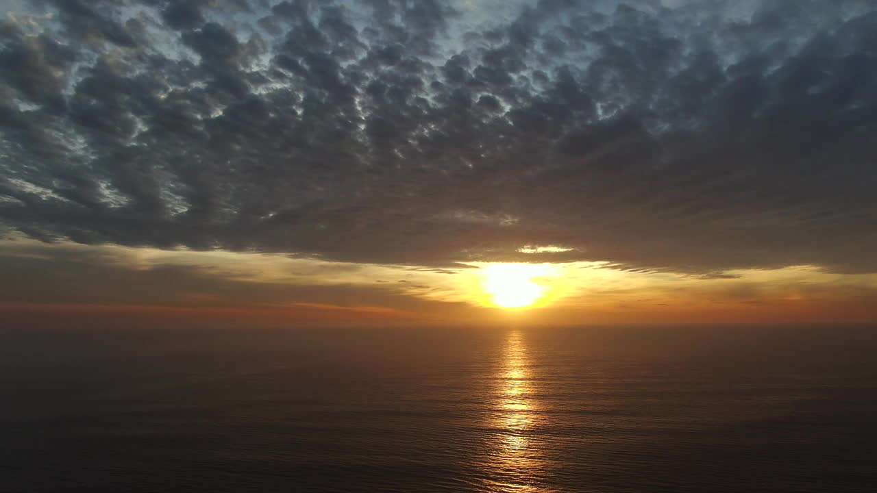 海景日落在水上西海岸视频素材