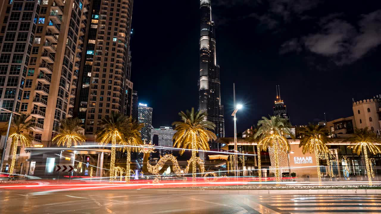 迪拜晚上的哈利法塔(Burj Khalifa)摩天大楼。视频素材