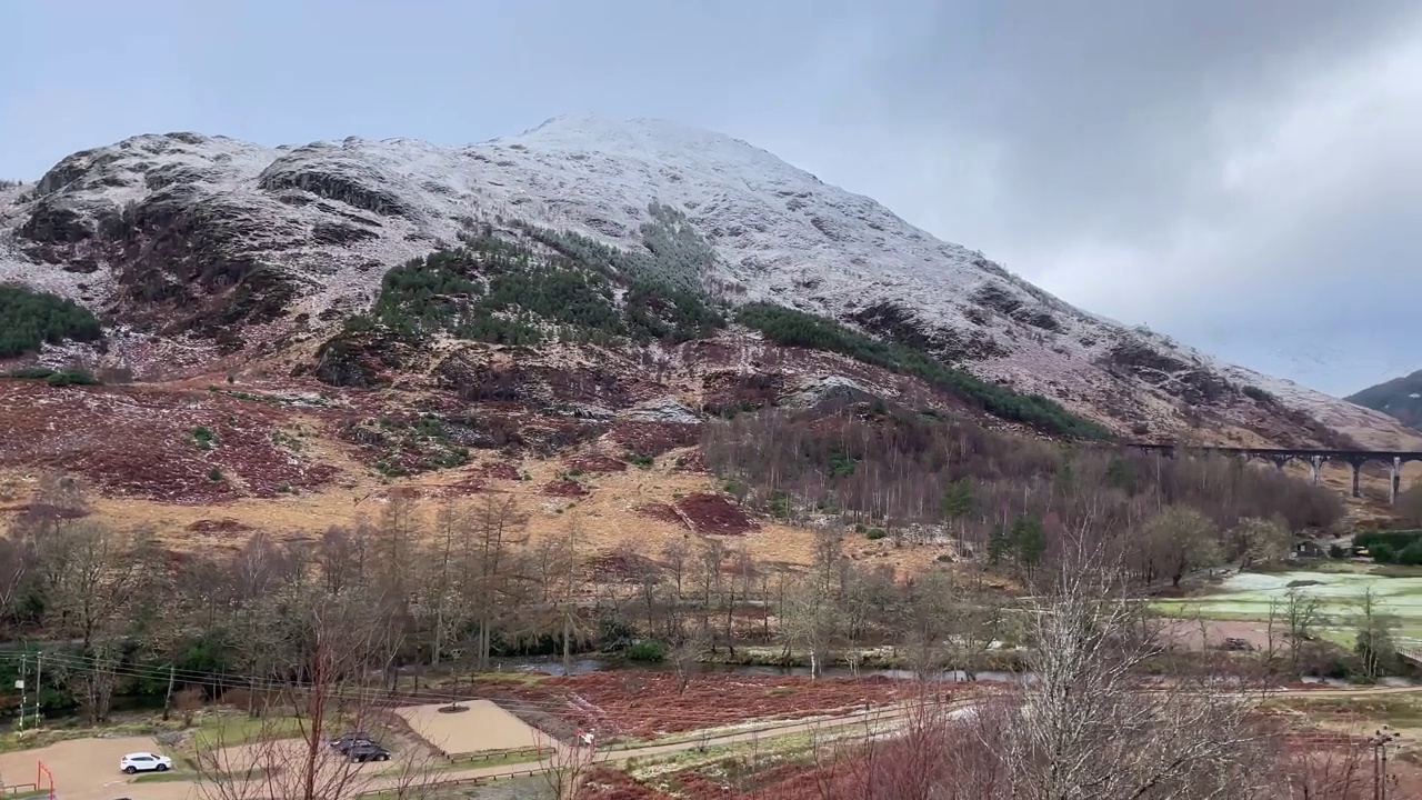 格伦芬南山谷冬季全景高架桥山雪视频素材