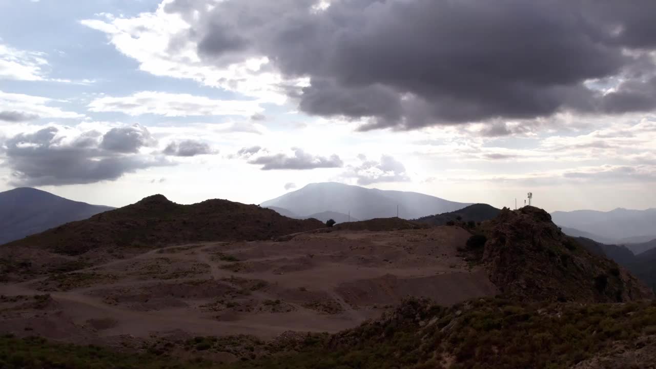 这是格拉纳达南部山区的航拍影像视频素材