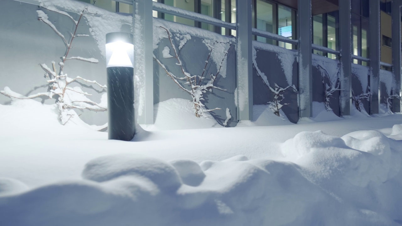 大雪过后，街道被大雪覆盖视频素材