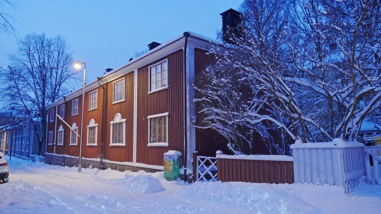 在雪天的冬天，普瓦里拉社区的景色视频素材