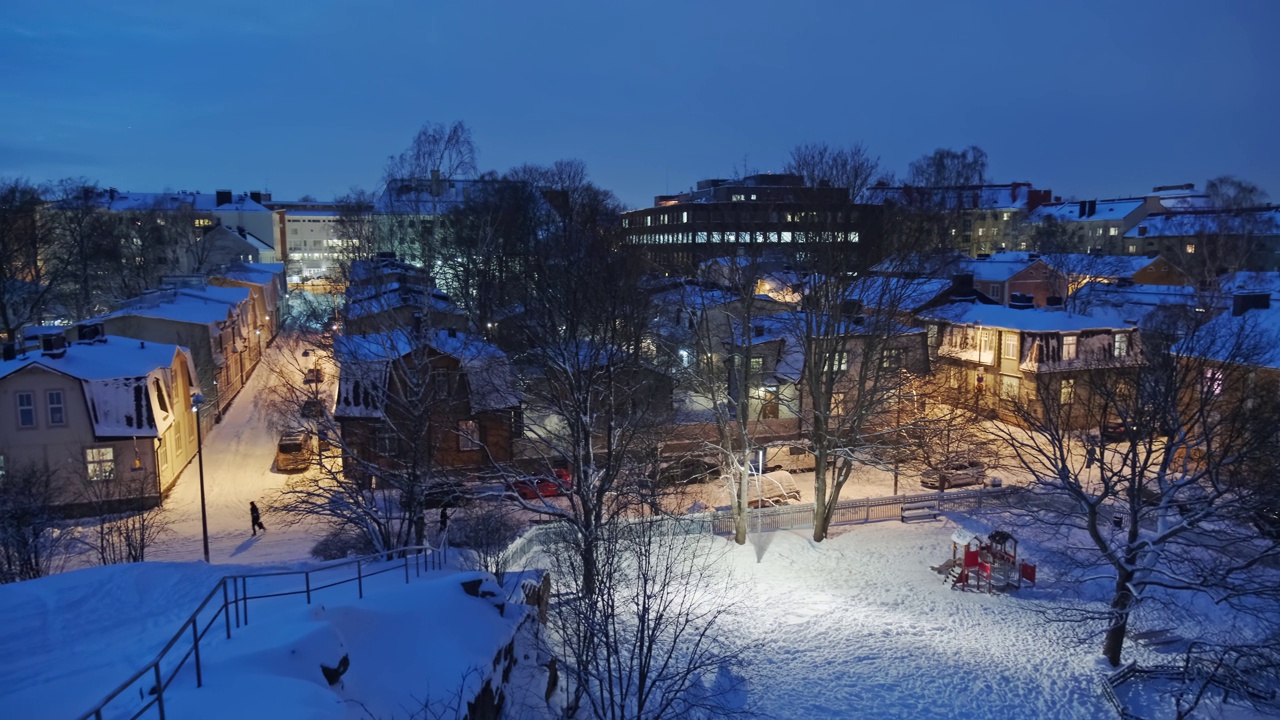 在雪天的冬天，普瓦里拉社区的景色视频素材