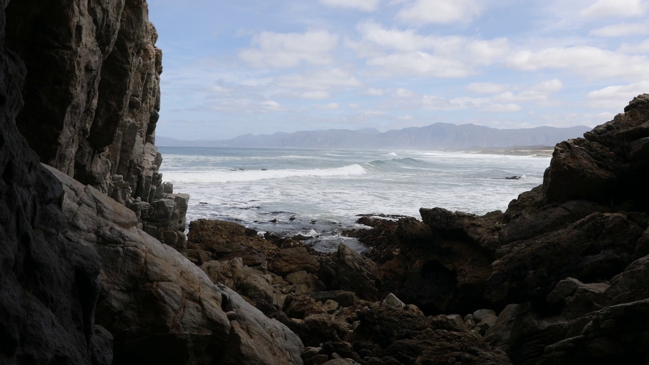 岩石海岸，沃克湾自然保护区视频素材