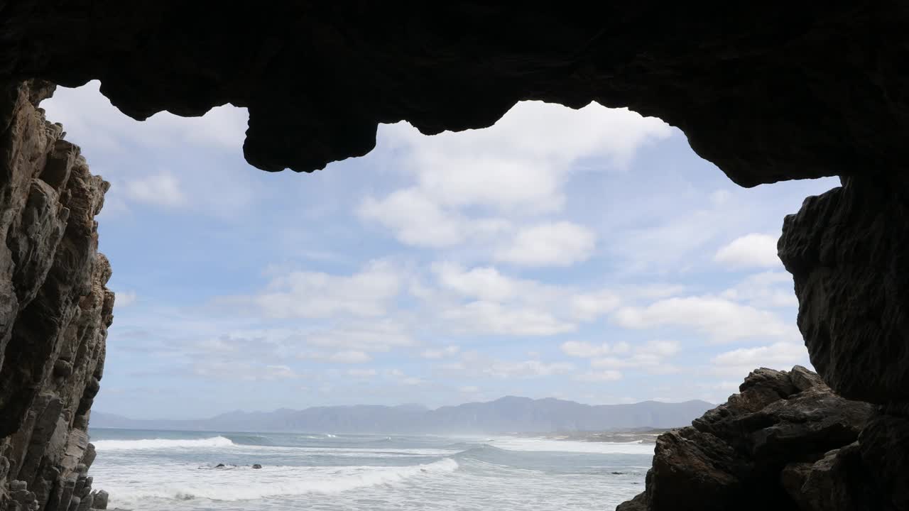 岩石海岸，沃克湾自然保护区视频素材