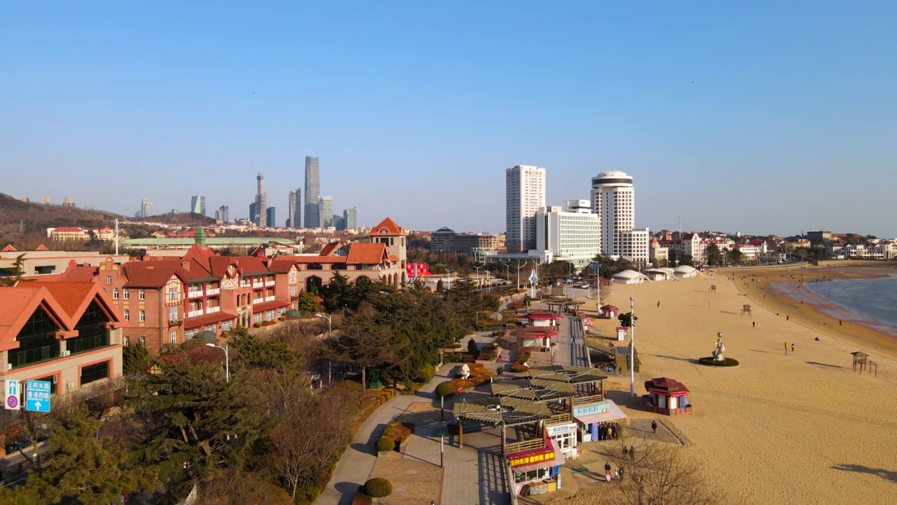 航拍青岛海湾地区建筑景观天际线视频素材