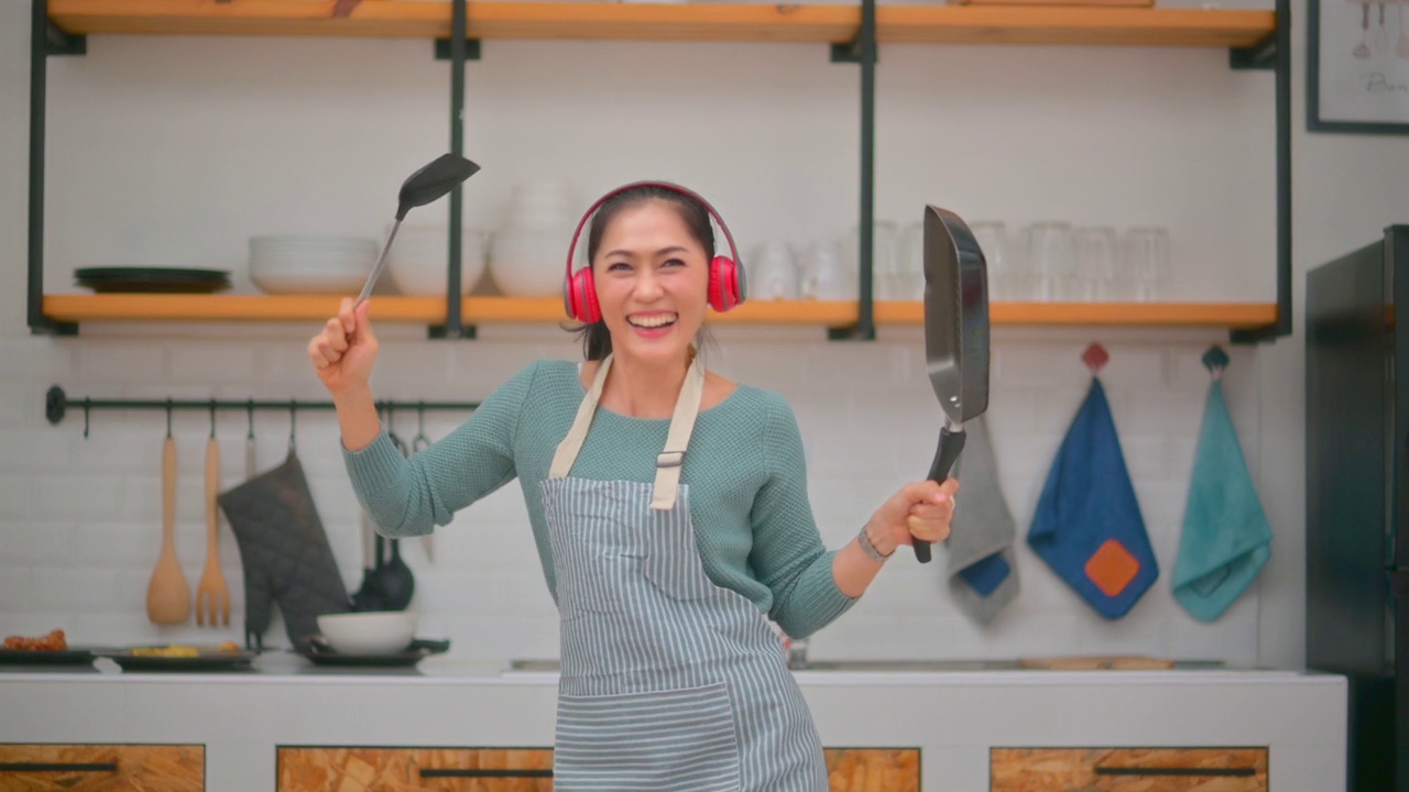 令人兴奋的在做饭视频下载