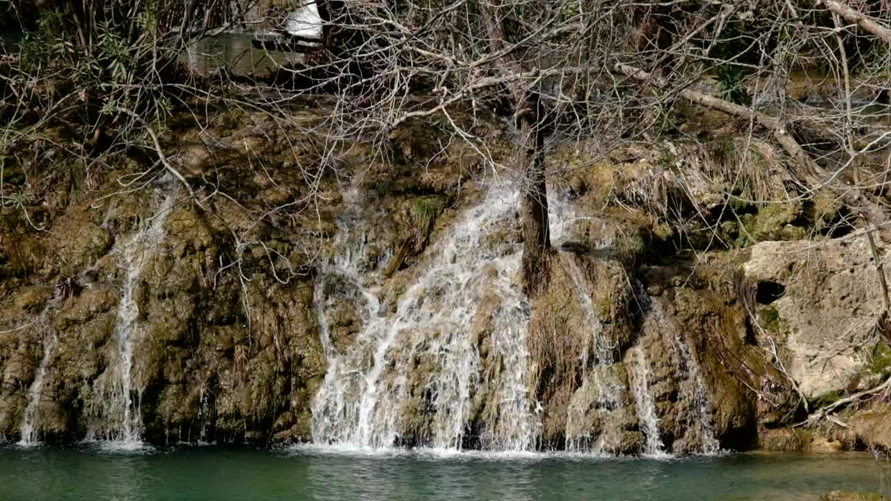 瀑布和池塘视频素材