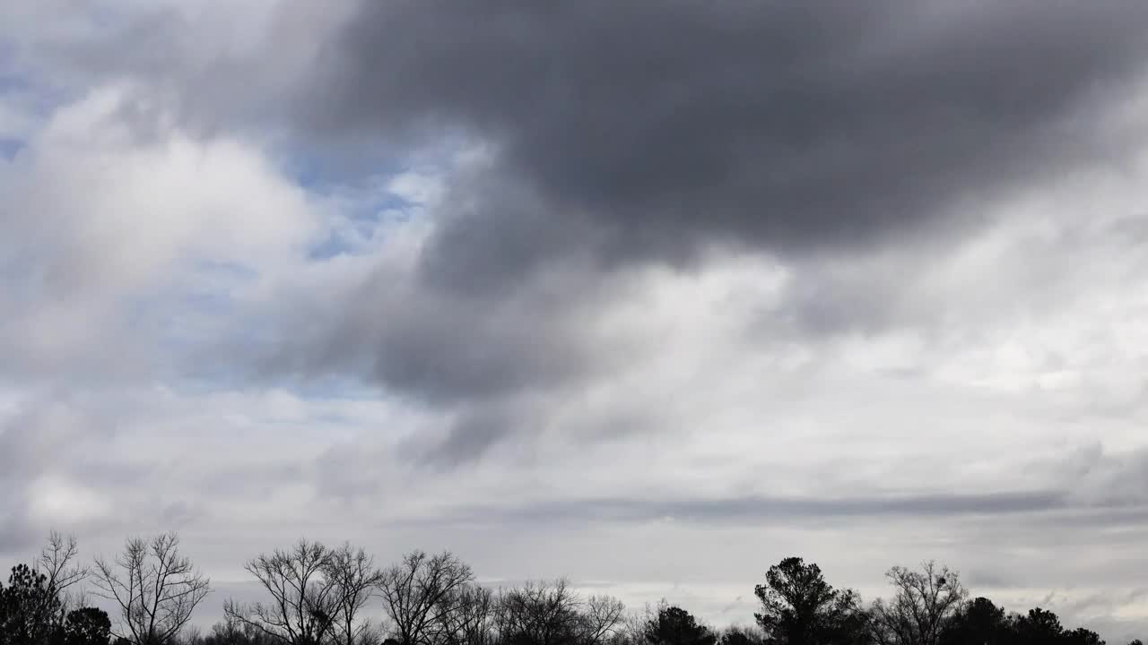 北卡罗莱纳皮埃蒙特的暴风雨天气，随着时间推移的云层视频素材