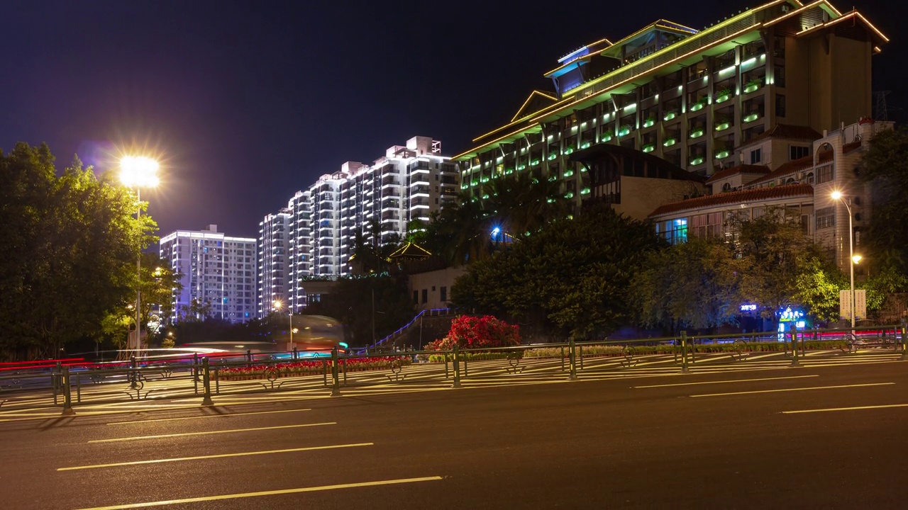 夜光三亚交通街道酒店全景4k海南岛中国视频素材