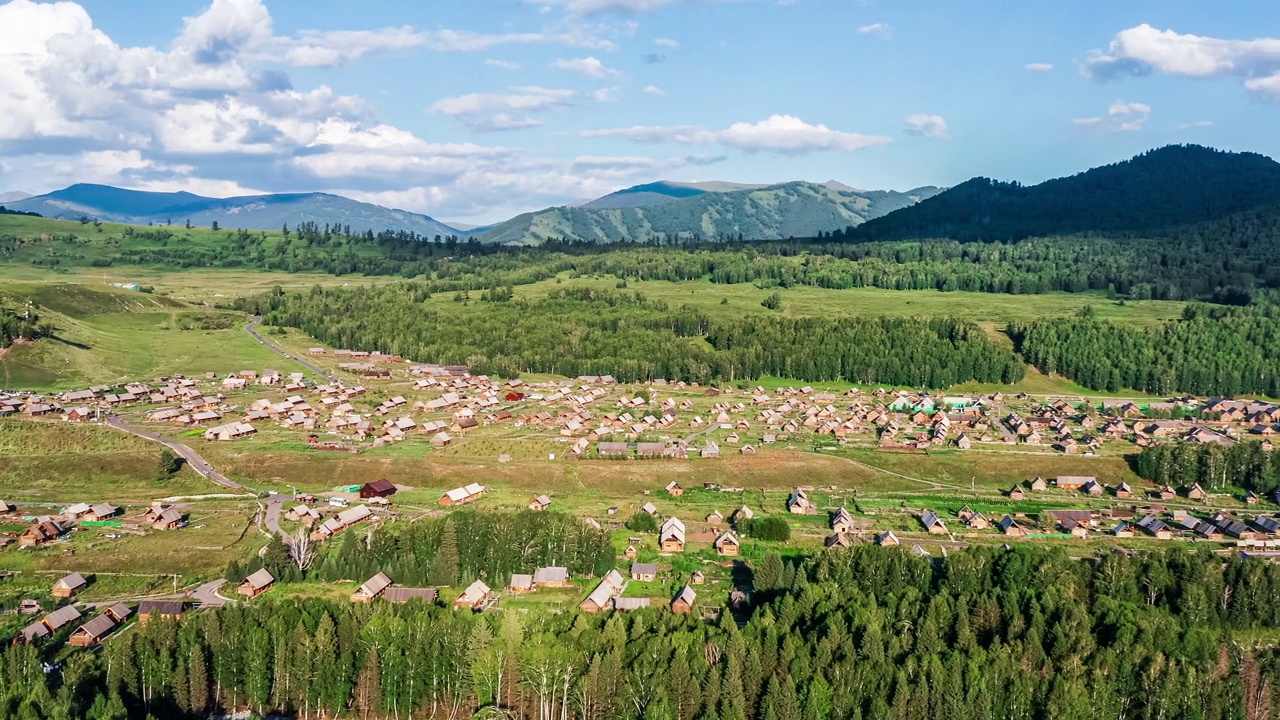 航拍新疆合木村和山景视频素材