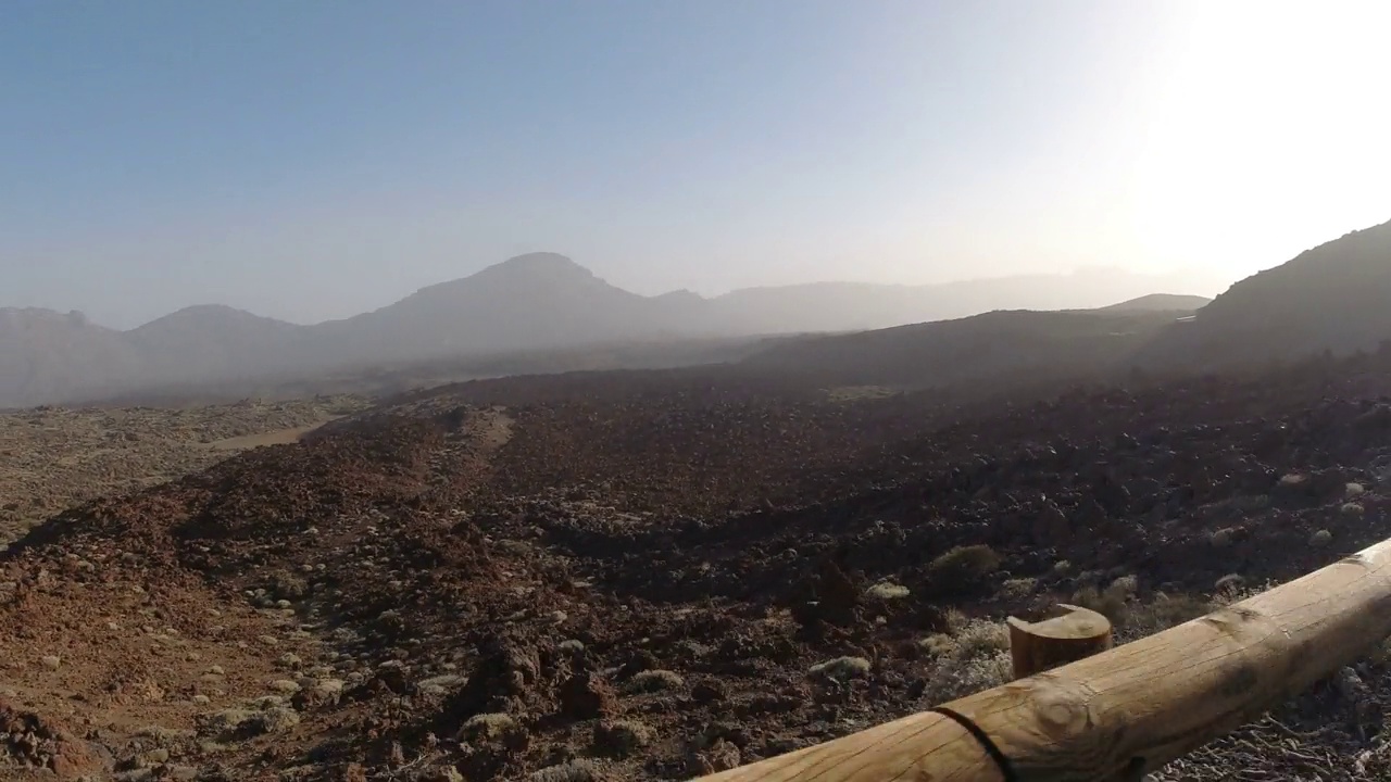 驾车穿越火山地貌视频素材