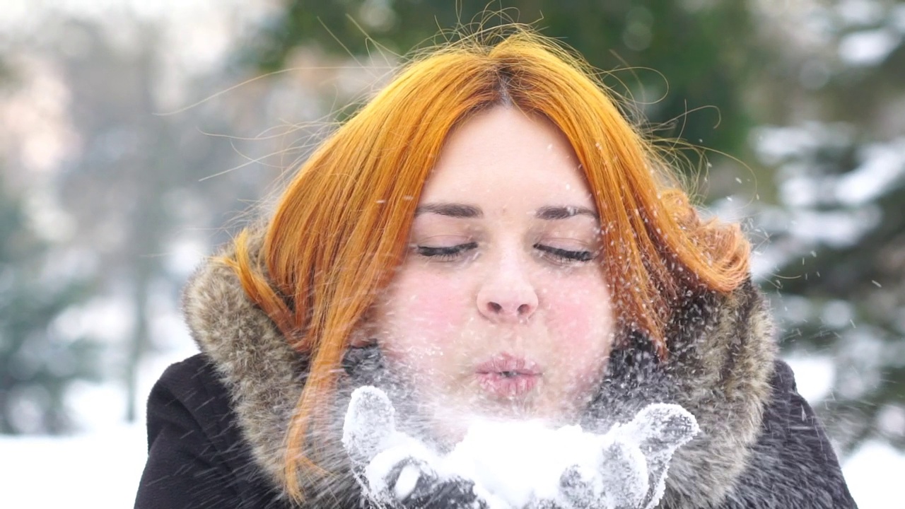 姜女人吹雪视频素材