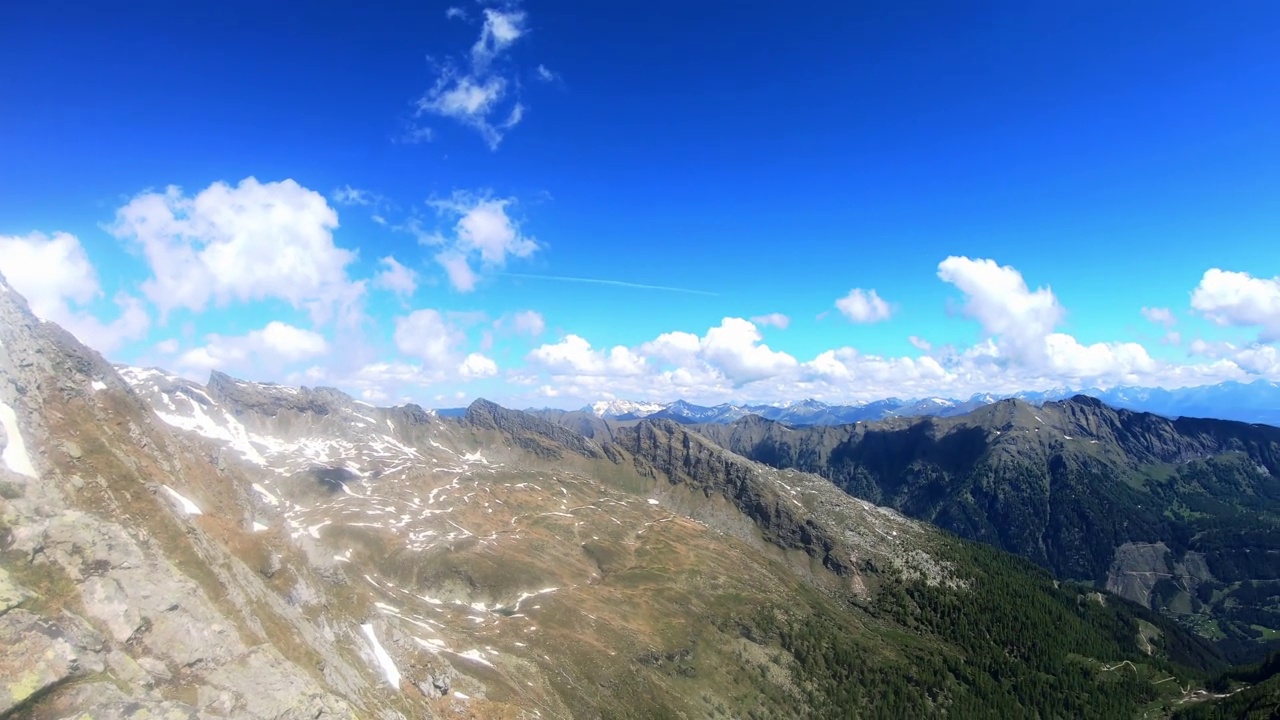 在卡林西亚的奥地利阿尔卑斯山脉的风景。旅游热视频素材