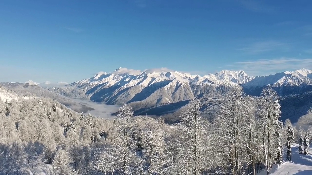 冬天的风景。山雪。视频下载