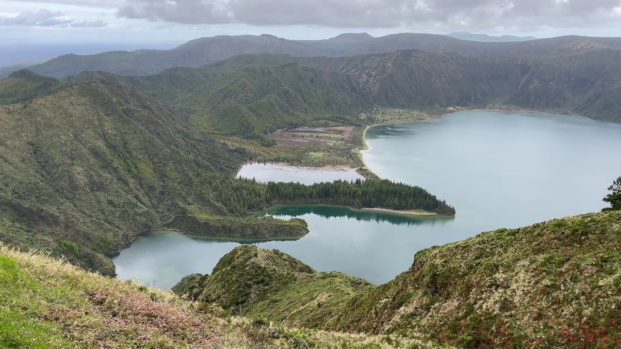 蓬塔德尔加达上亚速尔火山的水视频素材