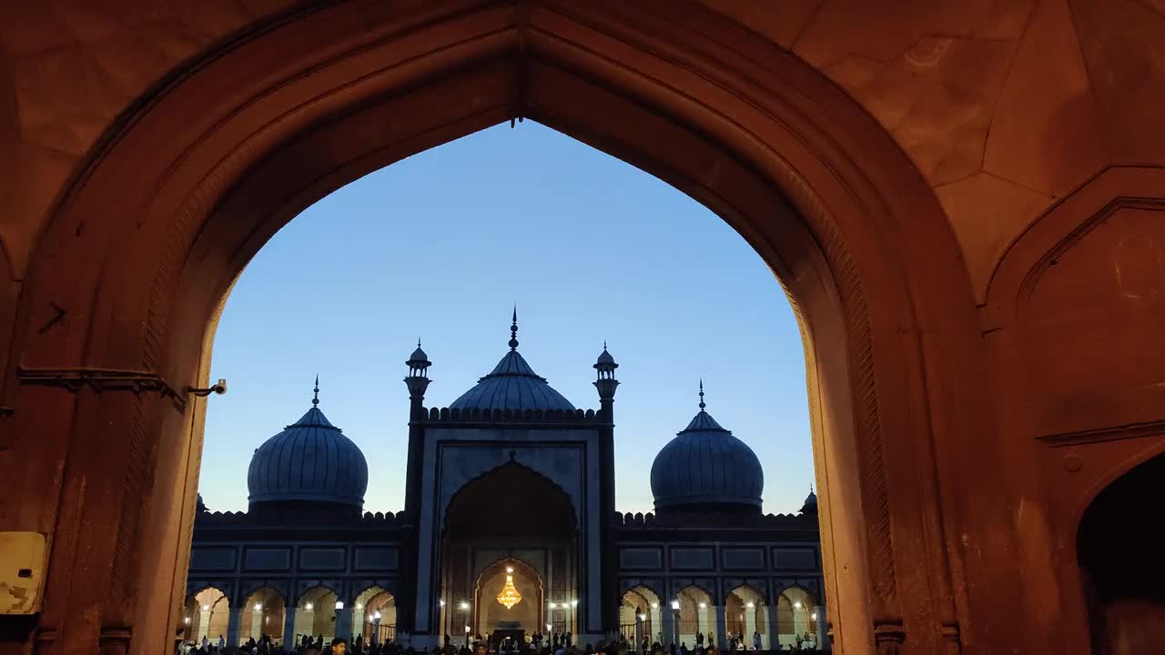 旧德里的Jama Masjid，巨大的活清真寺和莫卧儿伊斯兰纪念碑视频素材