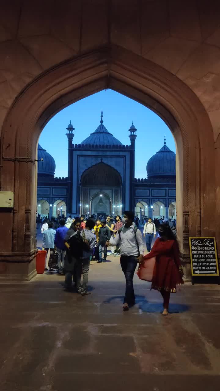 旧德里的Jama Masjid，巨大的活清真寺和莫卧儿伊斯兰纪念碑视频素材