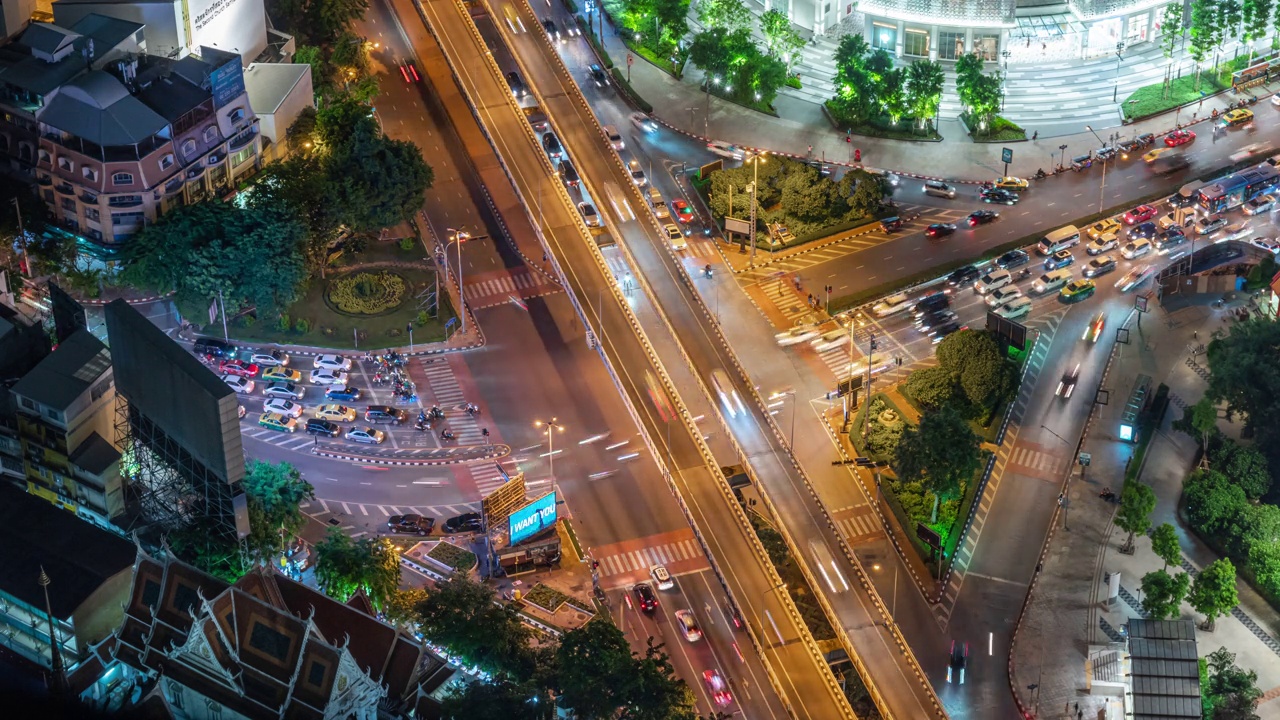 曼谷夜景与交通道路的时间推移视频素材