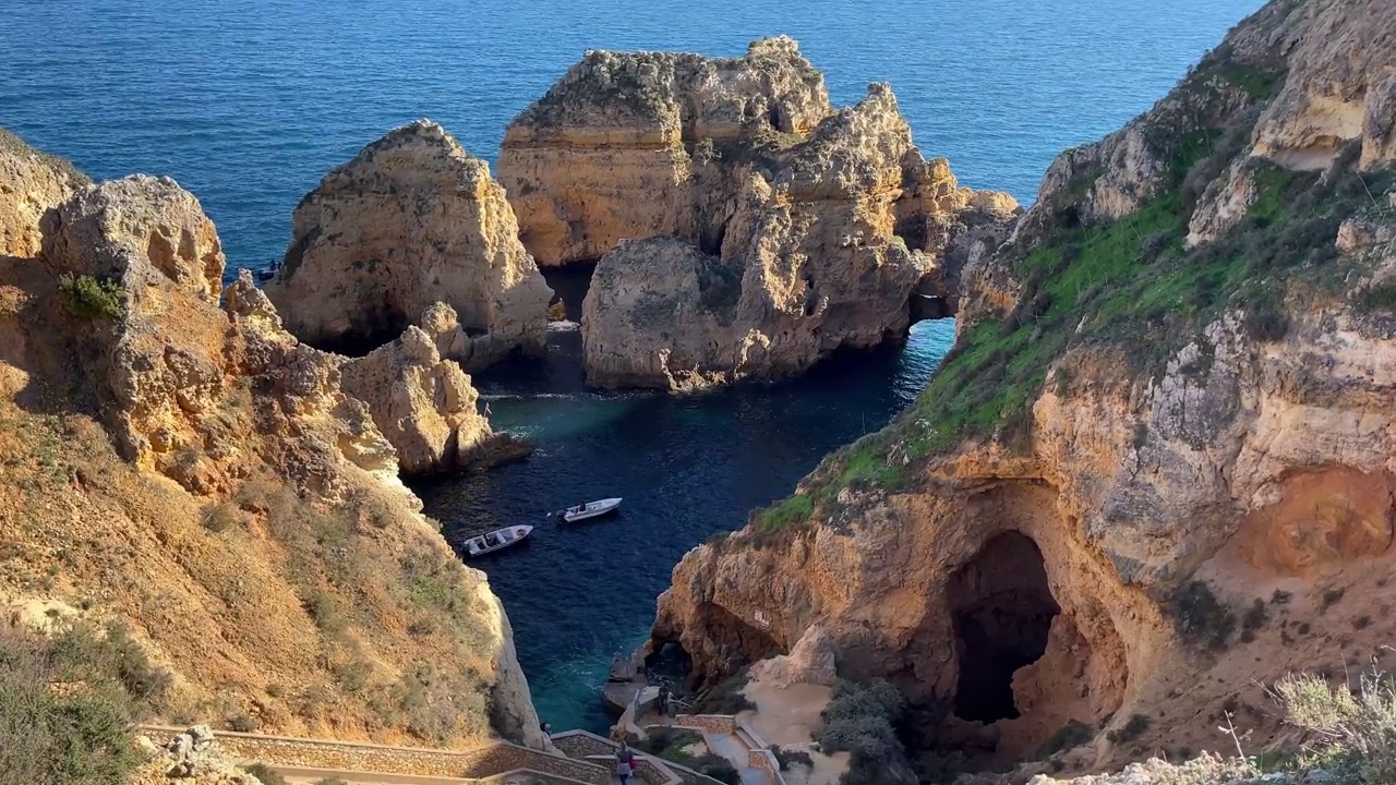 Sao Gonçalo de Lagos Algarve葡萄牙海滩岩石视频素材