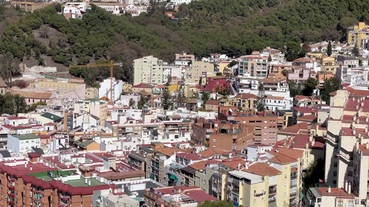 马拉加市空中全景，山上建筑西班牙视频素材