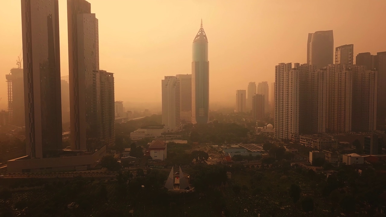 雅加达市区空气被雾污染视频素材