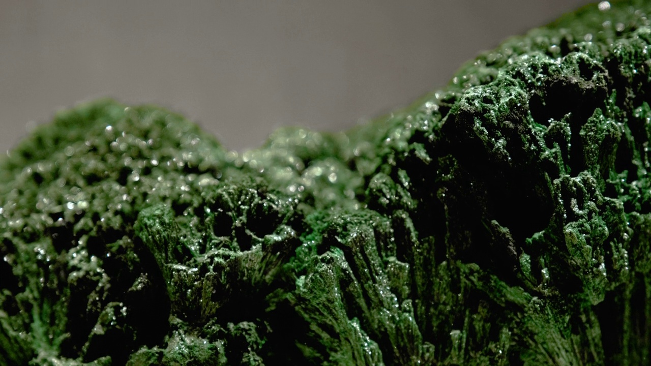 绿色加里东岩的宏观视频素材