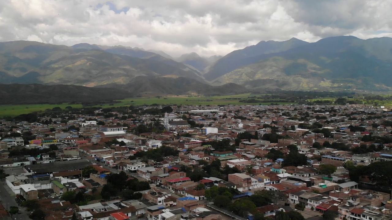 小镇。草地。Valle del Cauca。哥伦比亚视频下载