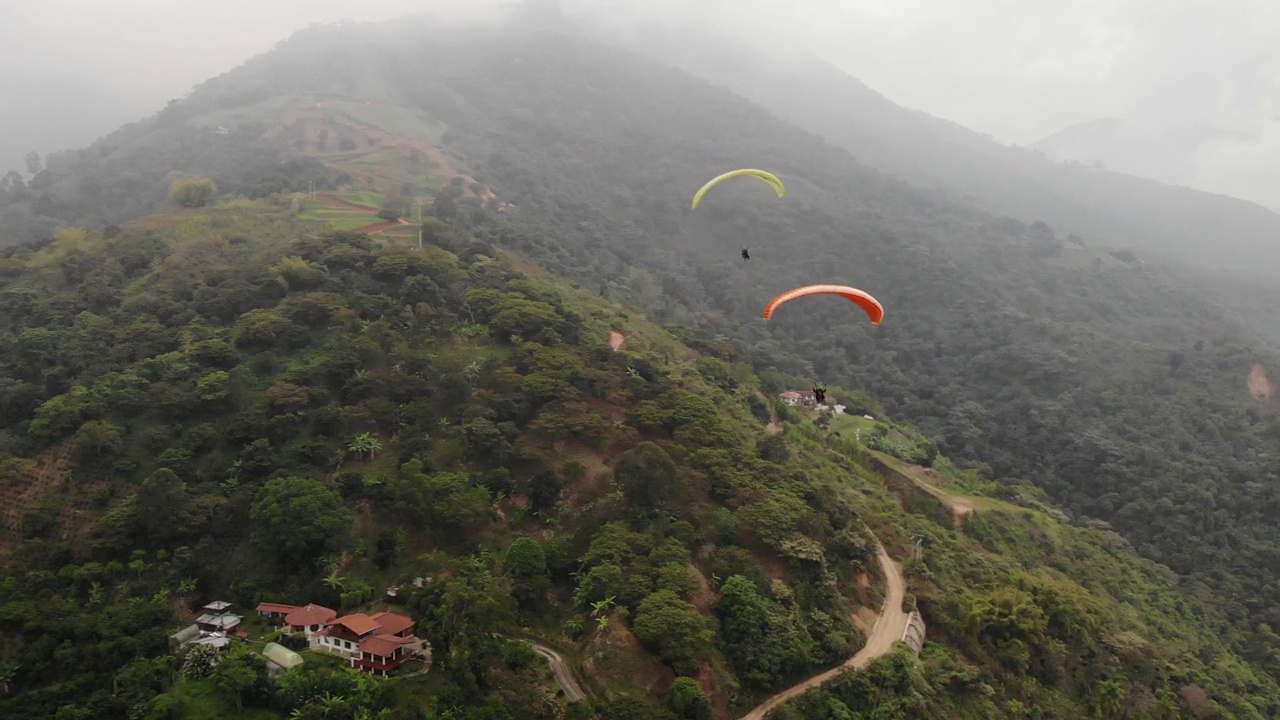 Paragliding Ronadillo。考卡山谷。哥伦比亚大学。视频下载