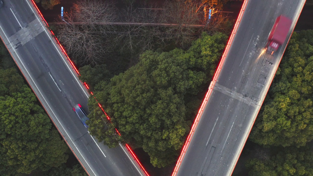 无人机拍摄的上海现代道路系统的镜头视频素材