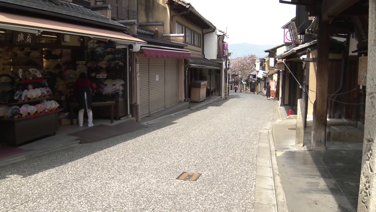 日本京都清水寺附近的空街视频素材