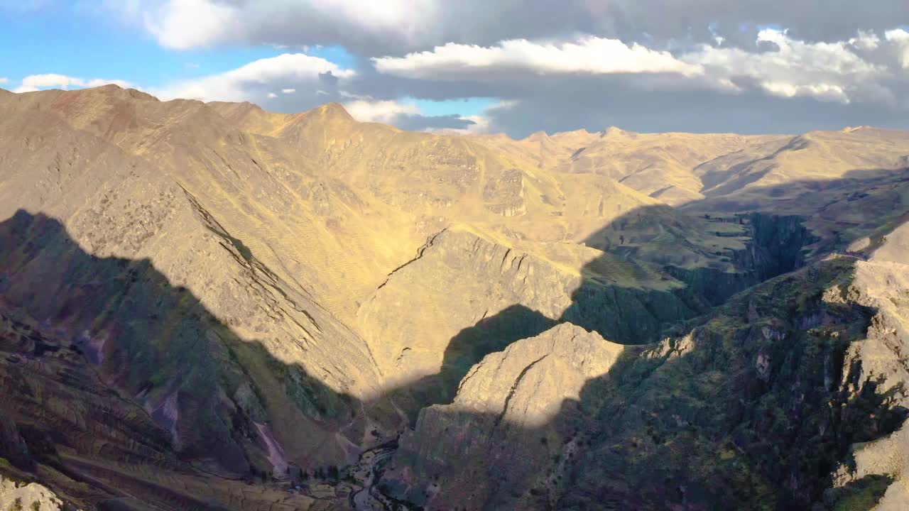 秘鲁的阿纳尼索峡谷视频素材