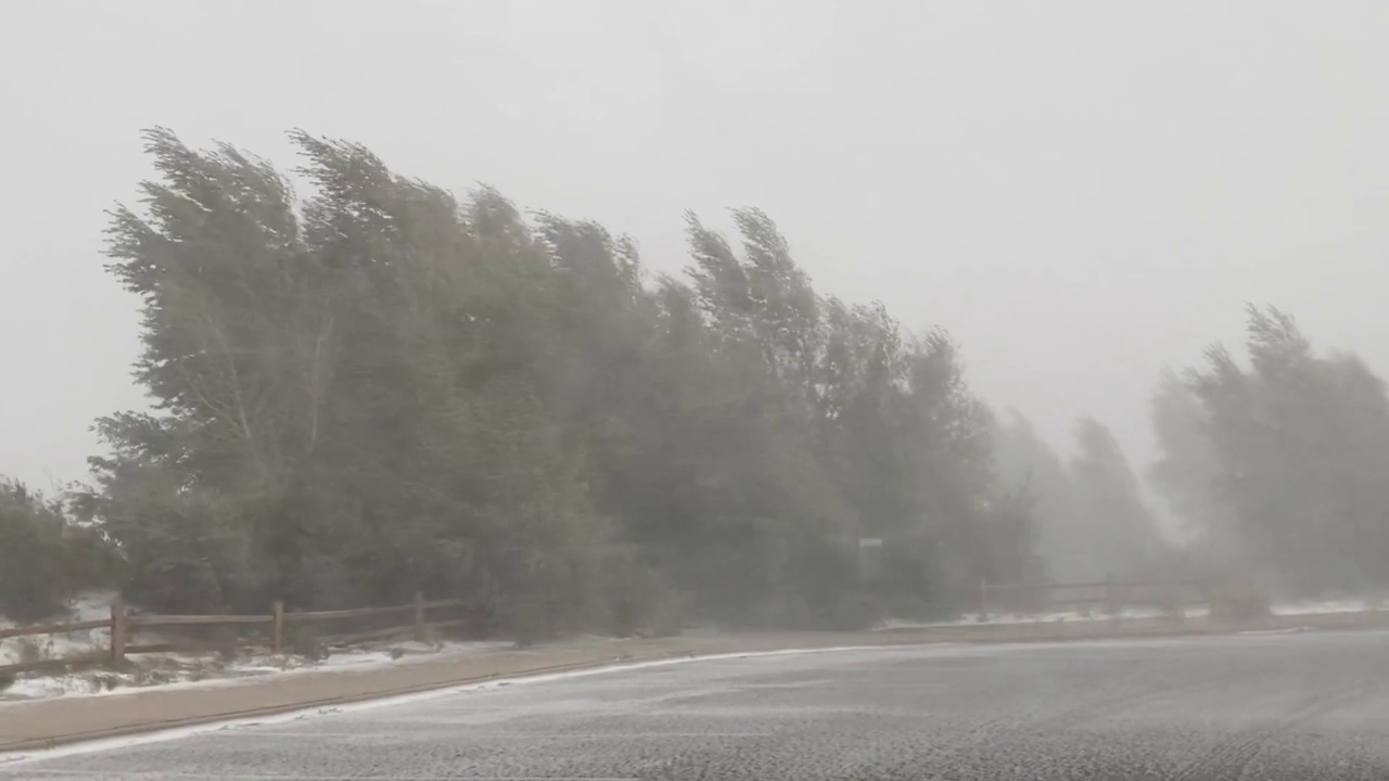 暴风雪天气伴有风和雪视频下载