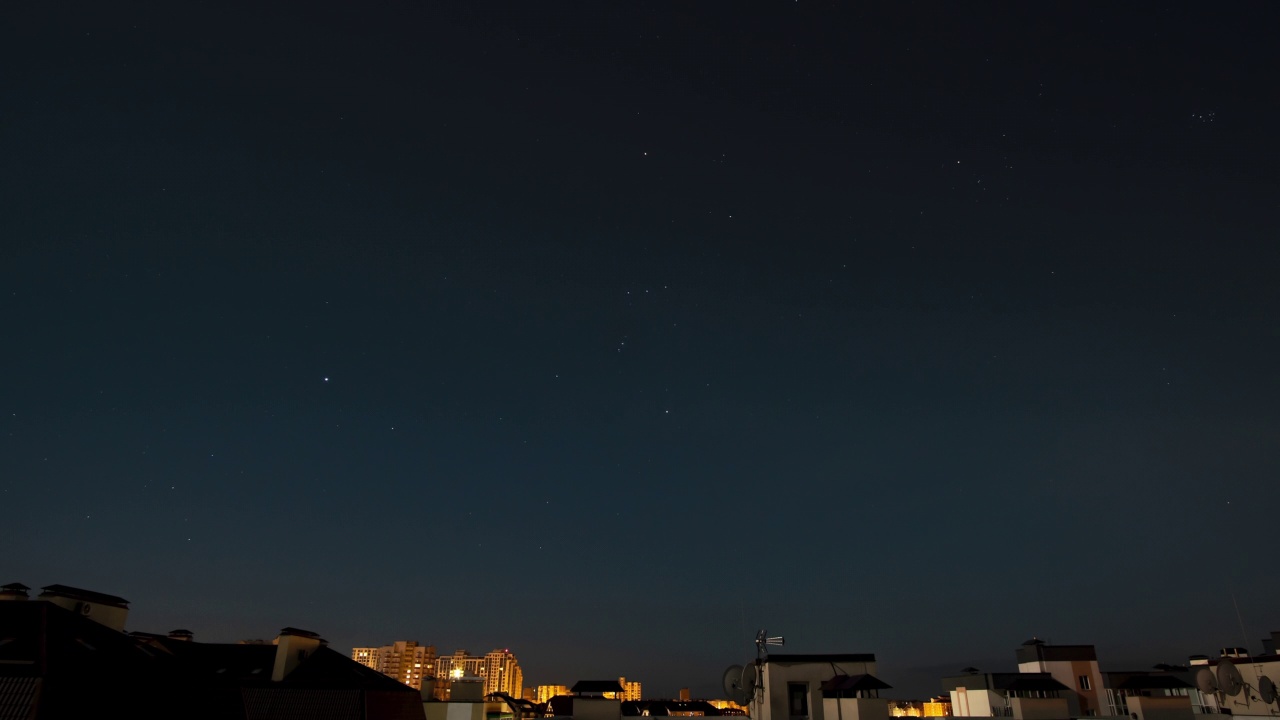 夜空中移动星星的时间间隔视频素材