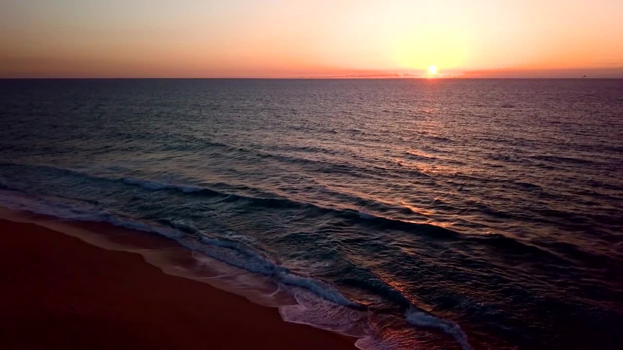 海上日落时视频素材