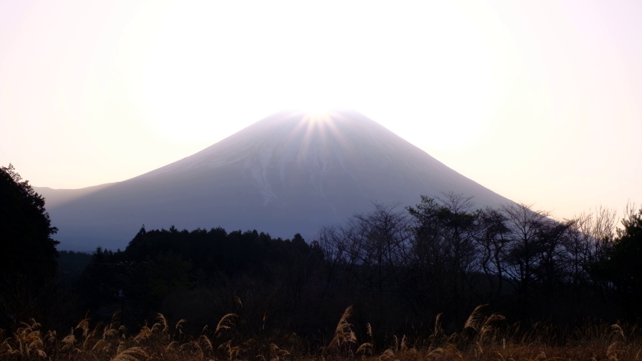 从浅尻高原的钻石富士山视频素材