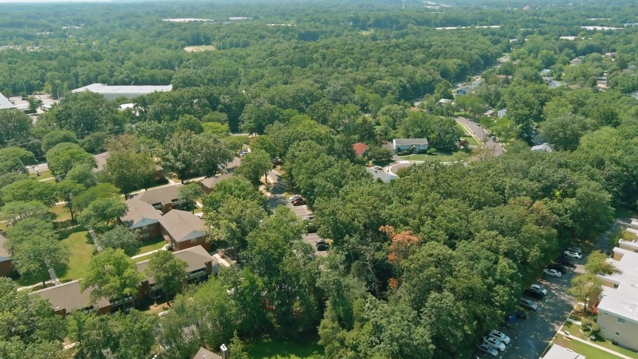 美国新泽西州东布伦瑞克地区城市发展住宅区全景视频素材