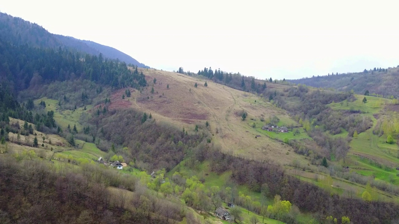 自然在山区，风景优美，美丽的山景，喀尔巴阡山脉视频素材