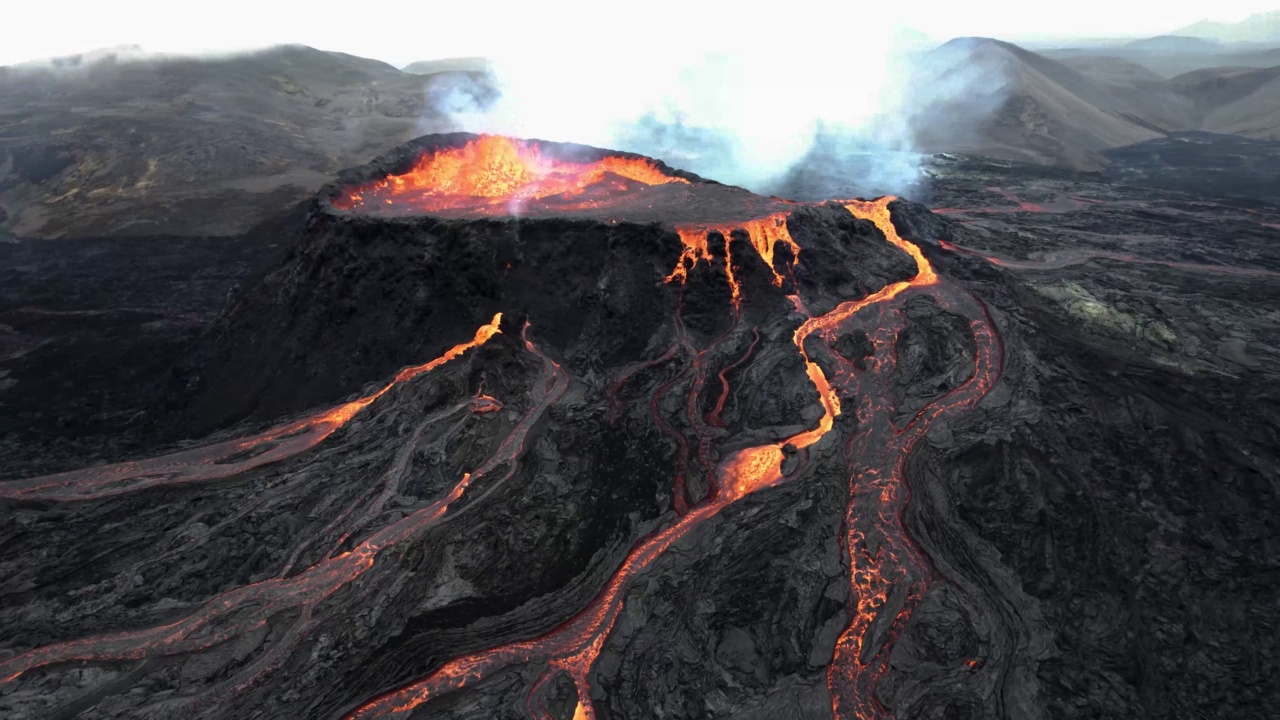 冰岛火山爆发的壮观景象视频下载