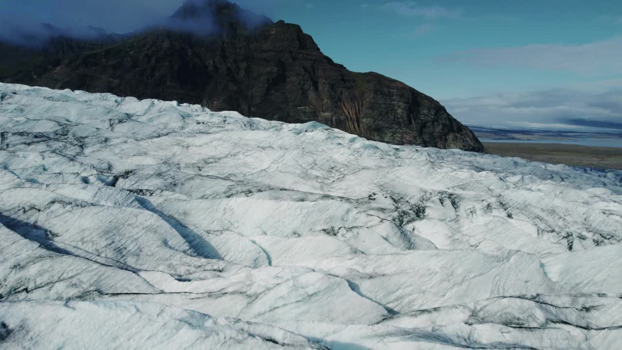 深度裂缝Hoffellsjökull冰川，冰岛视频素材