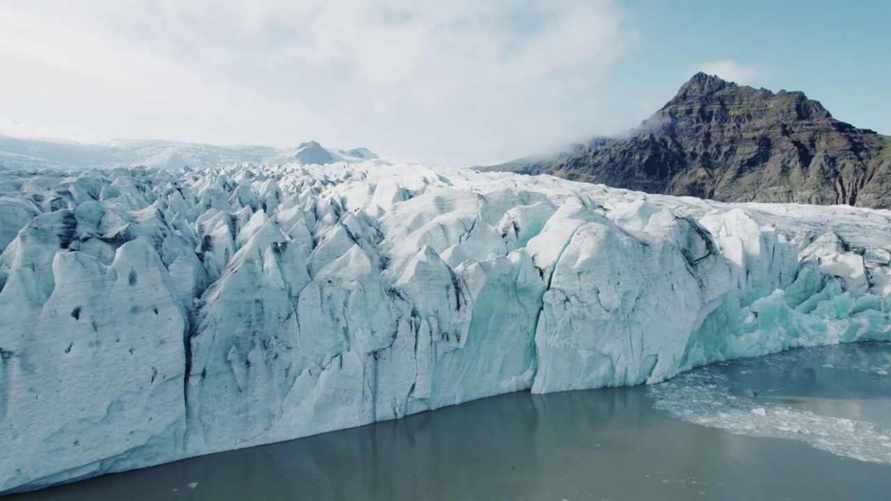 鸟瞰图Hoffellsjökull冰岛冰川，2021年视频下载