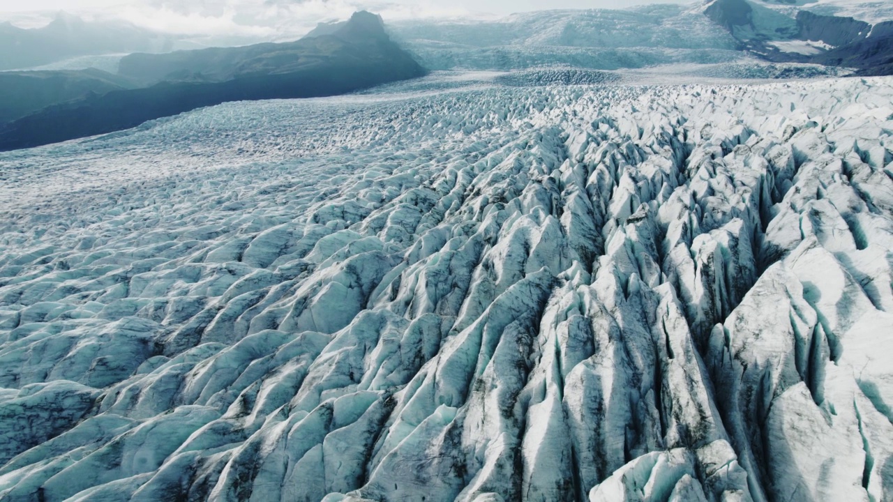 冰岛Hoffellsjökull冰川的鸟瞰图视频素材