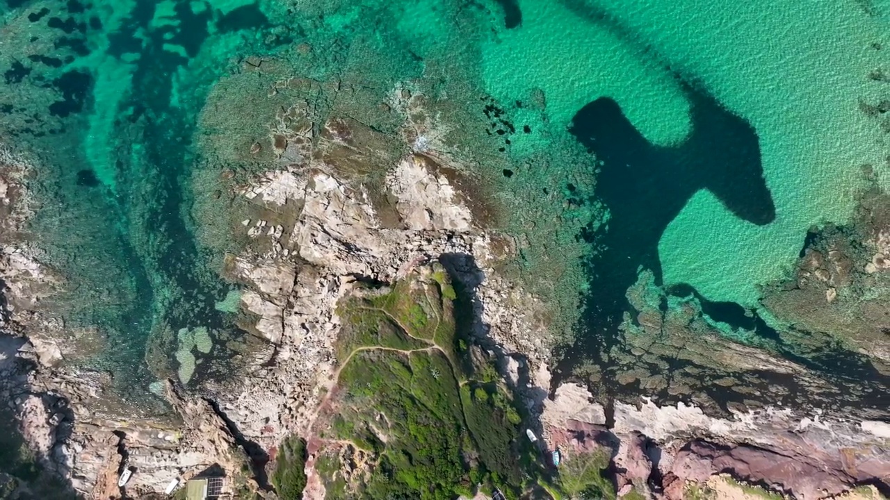 意大利撒丁岛的费罗港海岸线视频素材