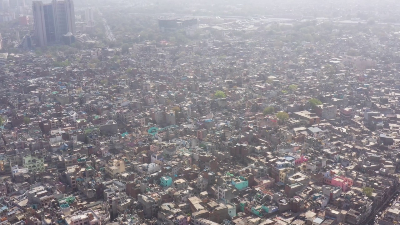 4K高角度无人机查看Jama Masjid，旧德里市场和住宅区，德里，印度-股票视频视频素材