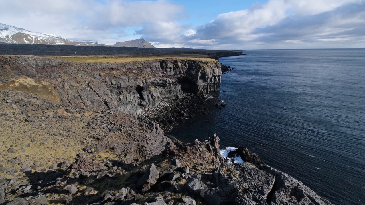 冰岛斯奈费尔斯火山国家公园，Londrangar View Point视频素材