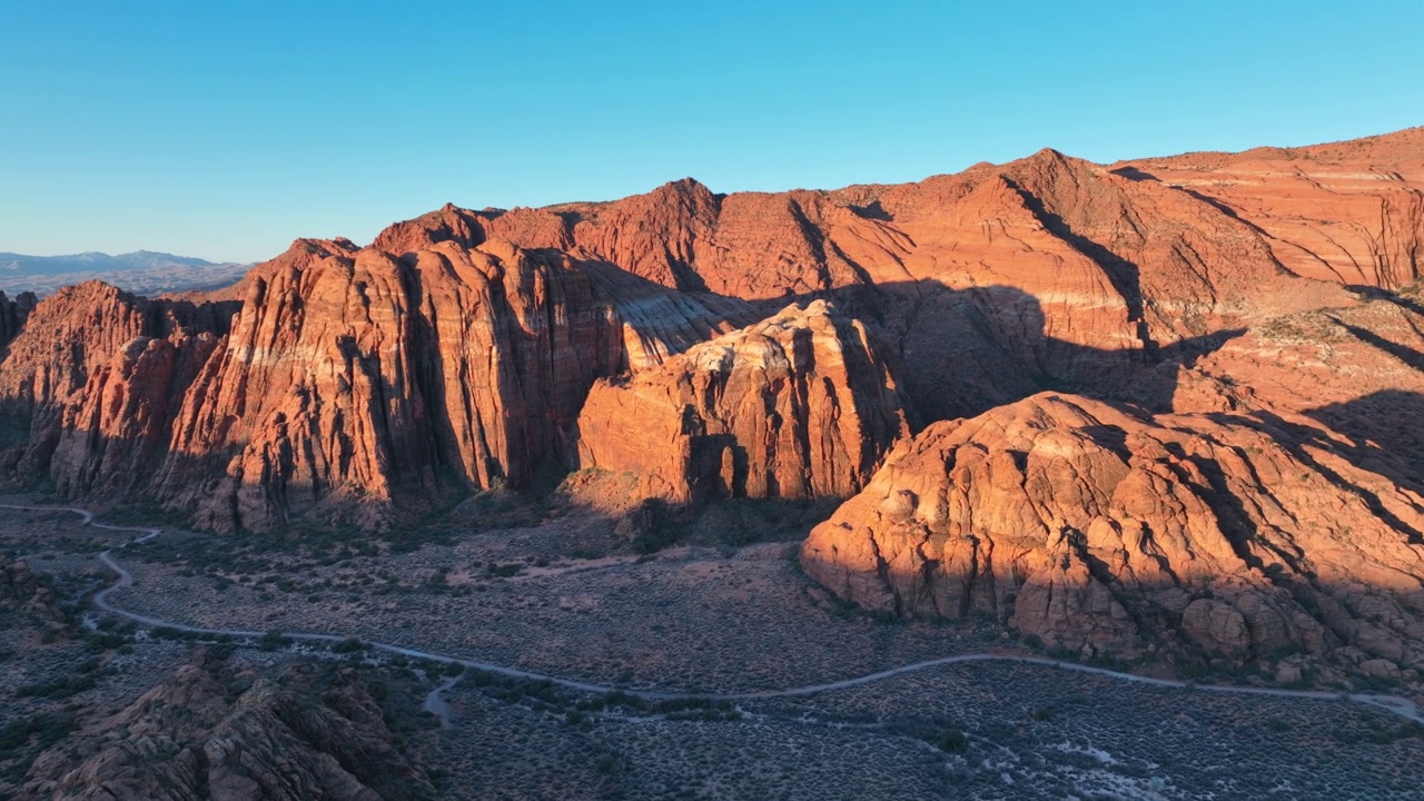 犹他州圣乔治附近雪峡谷州立公园的红岩视频素材